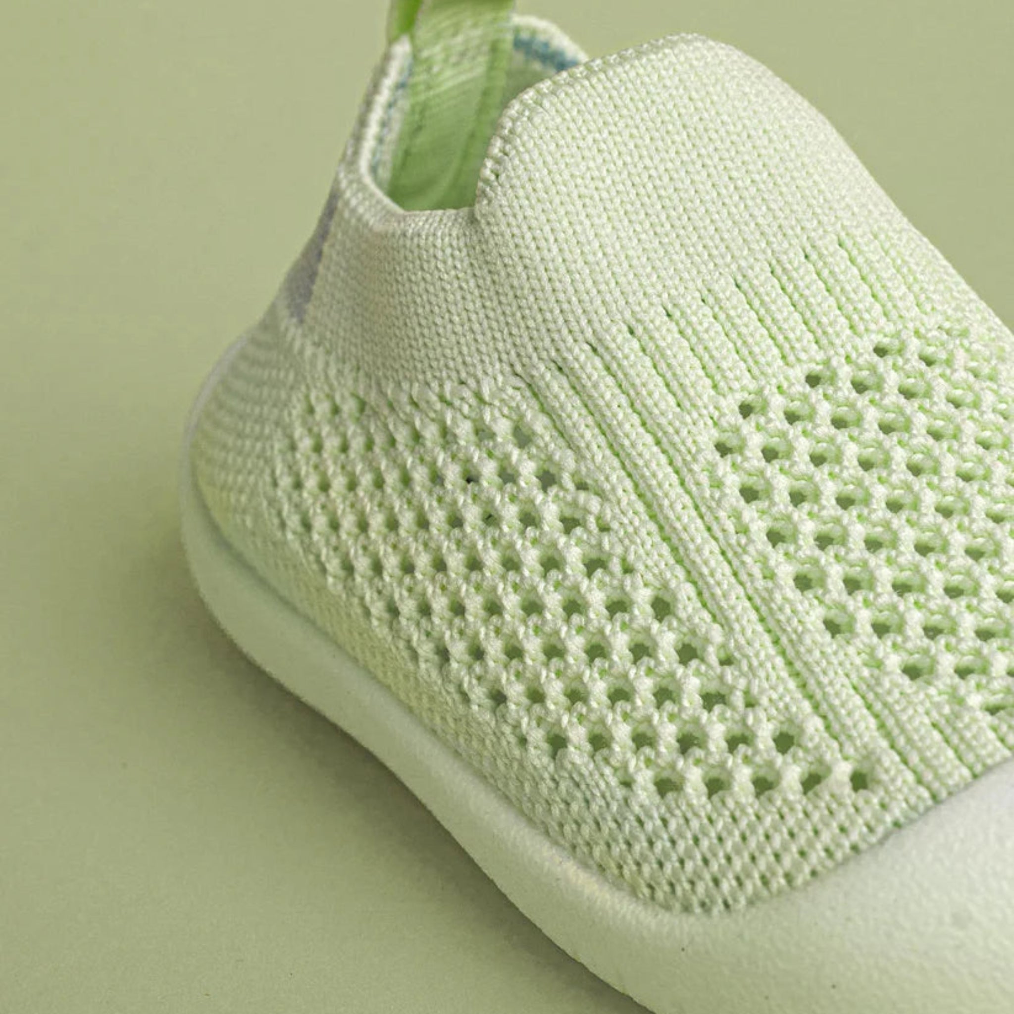 toddler shoes apple