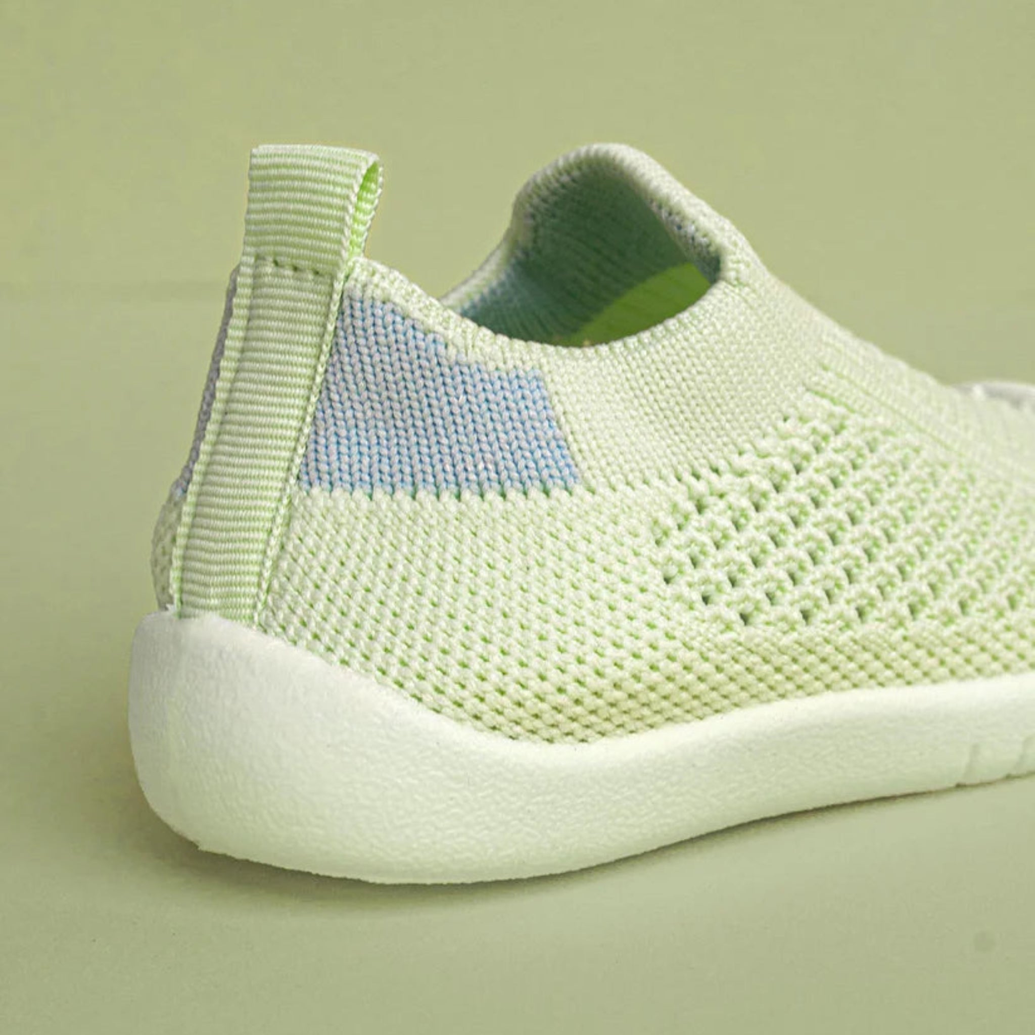 toddler shoes apple