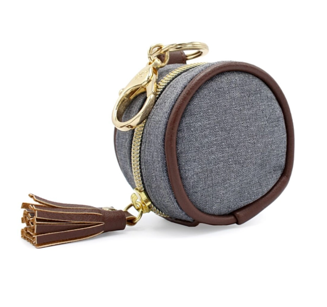 Dummy Pod Charm | Itzy Ritzy