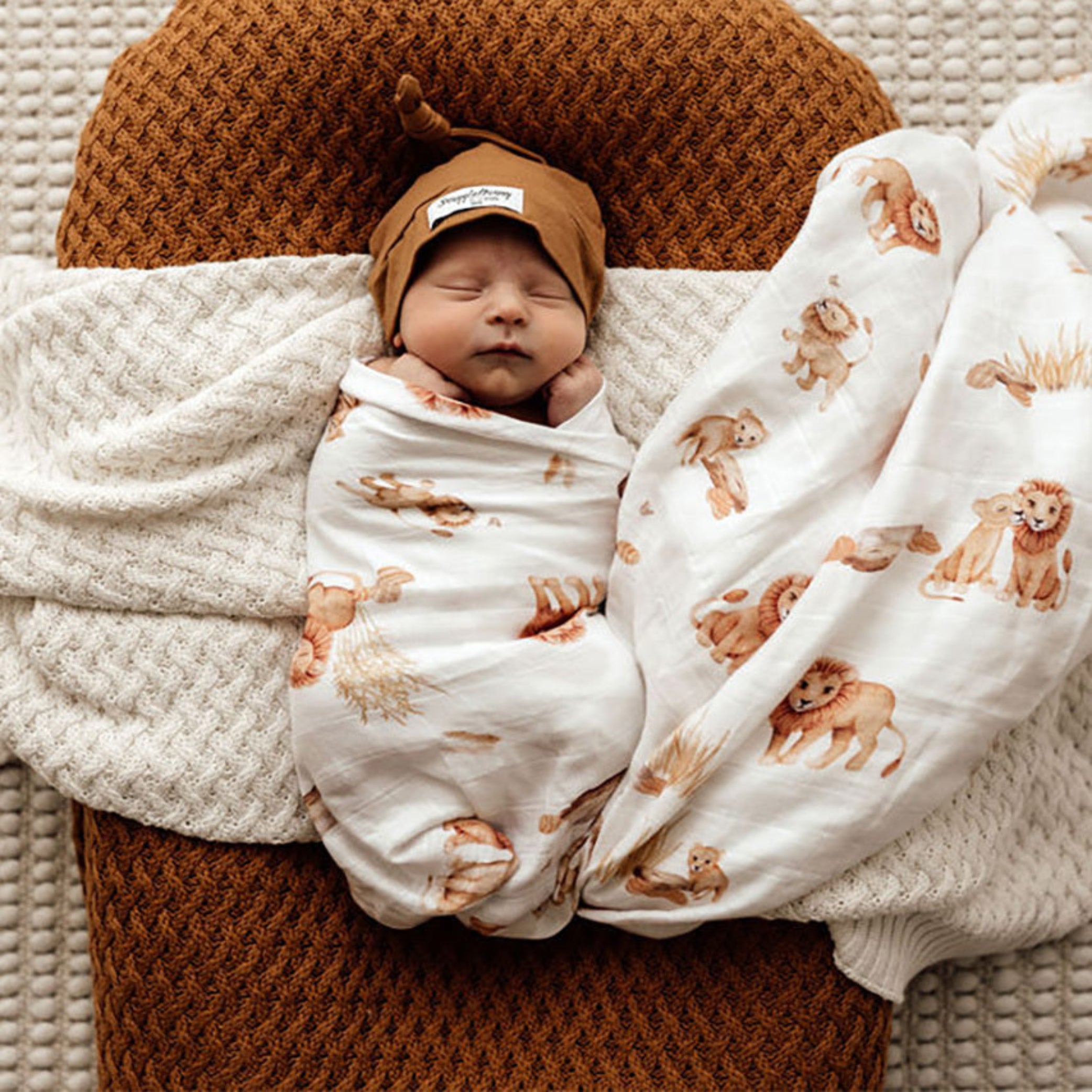 Lion Organic Muslin Wrap-Snuggle Hunny