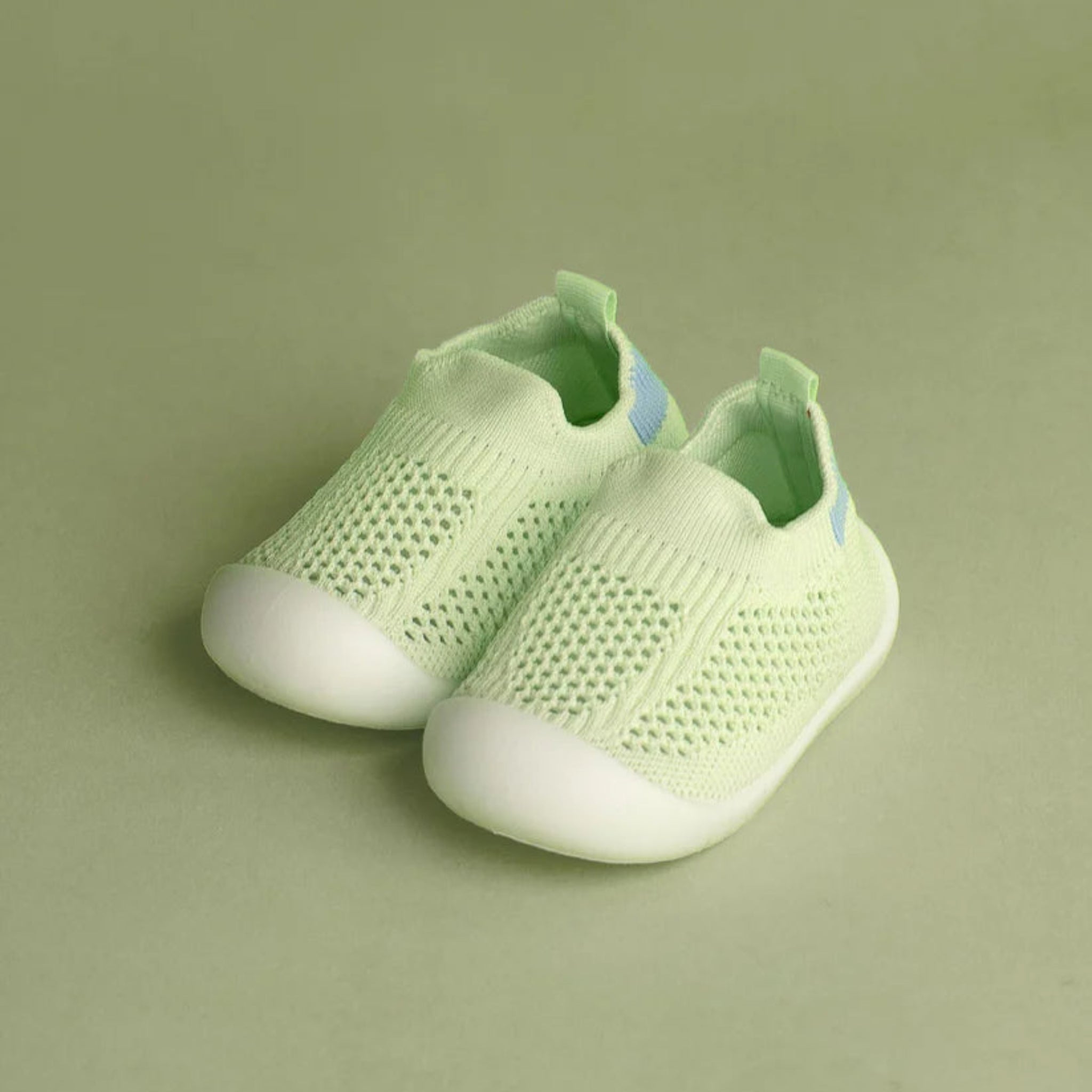 toddler shoes apple