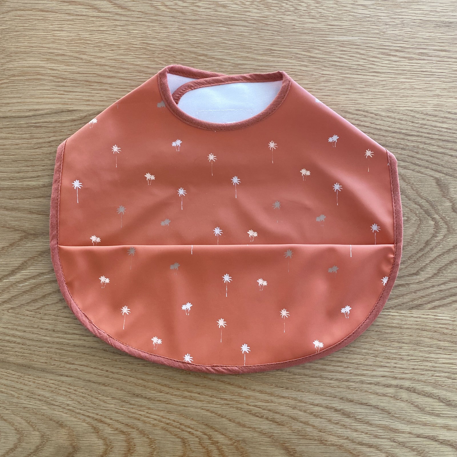 Palm | Snuggle Bib Waterproof